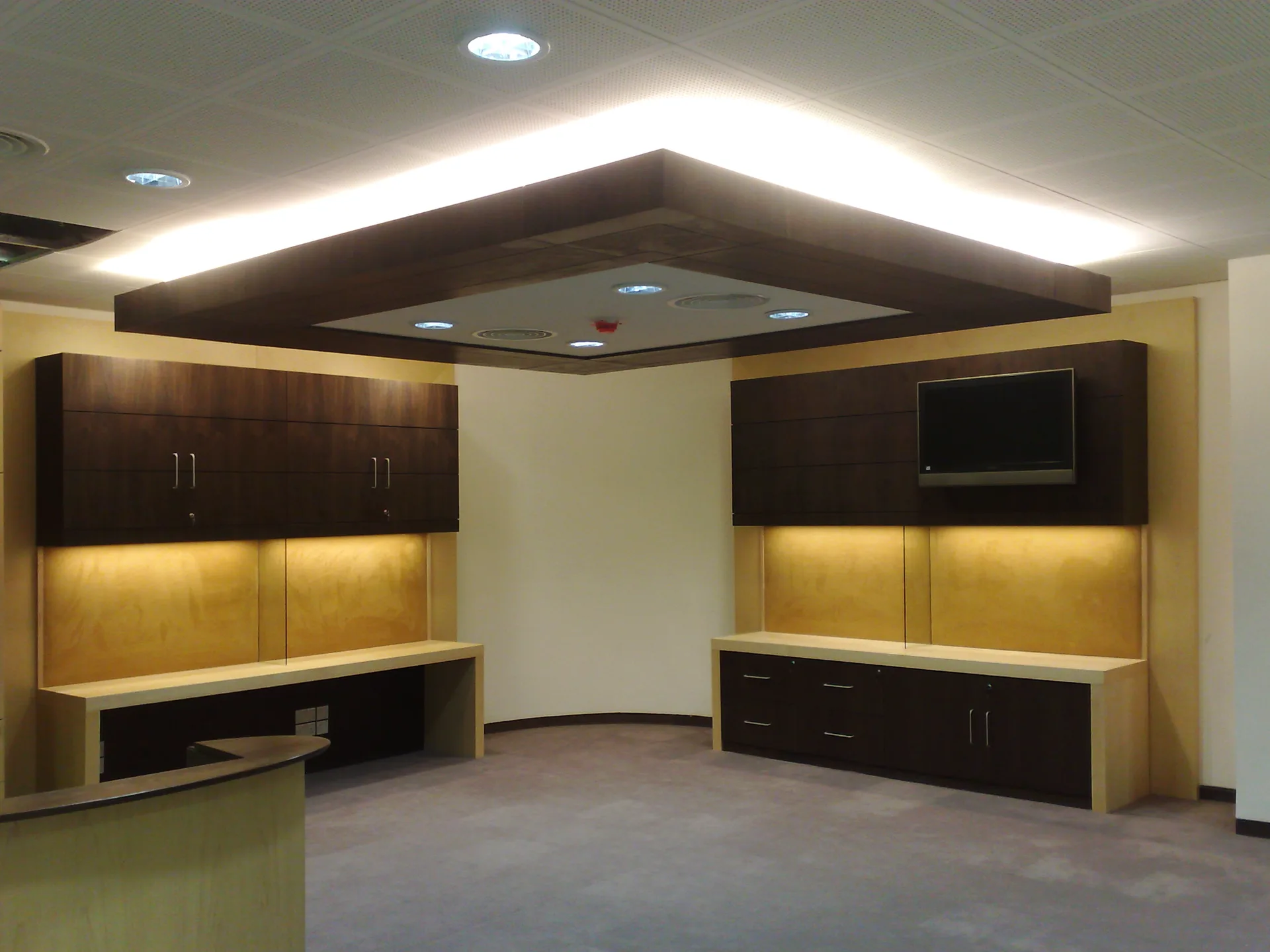 Arab Bank — interior fit-out