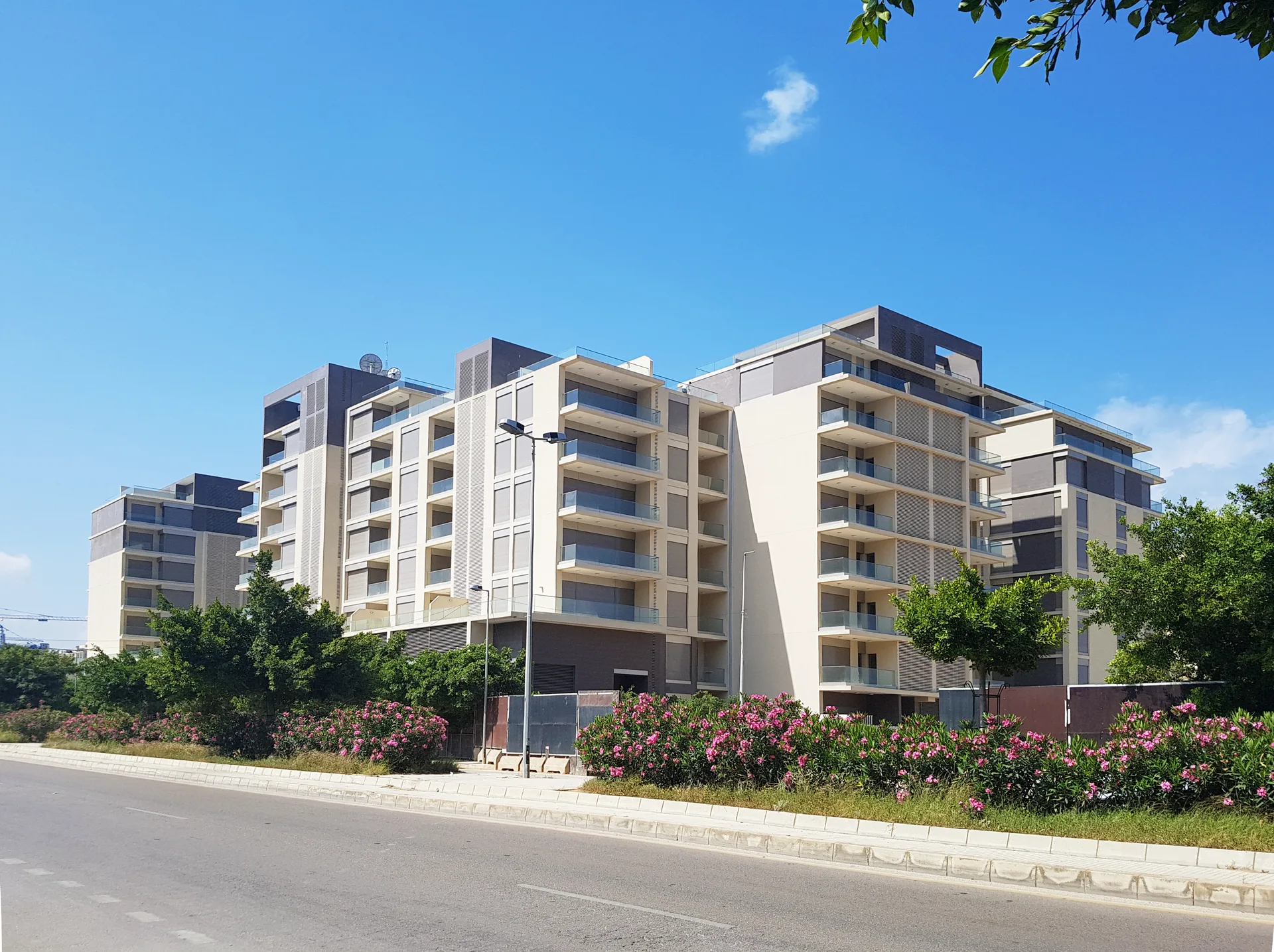 Water Front SP6 residential building